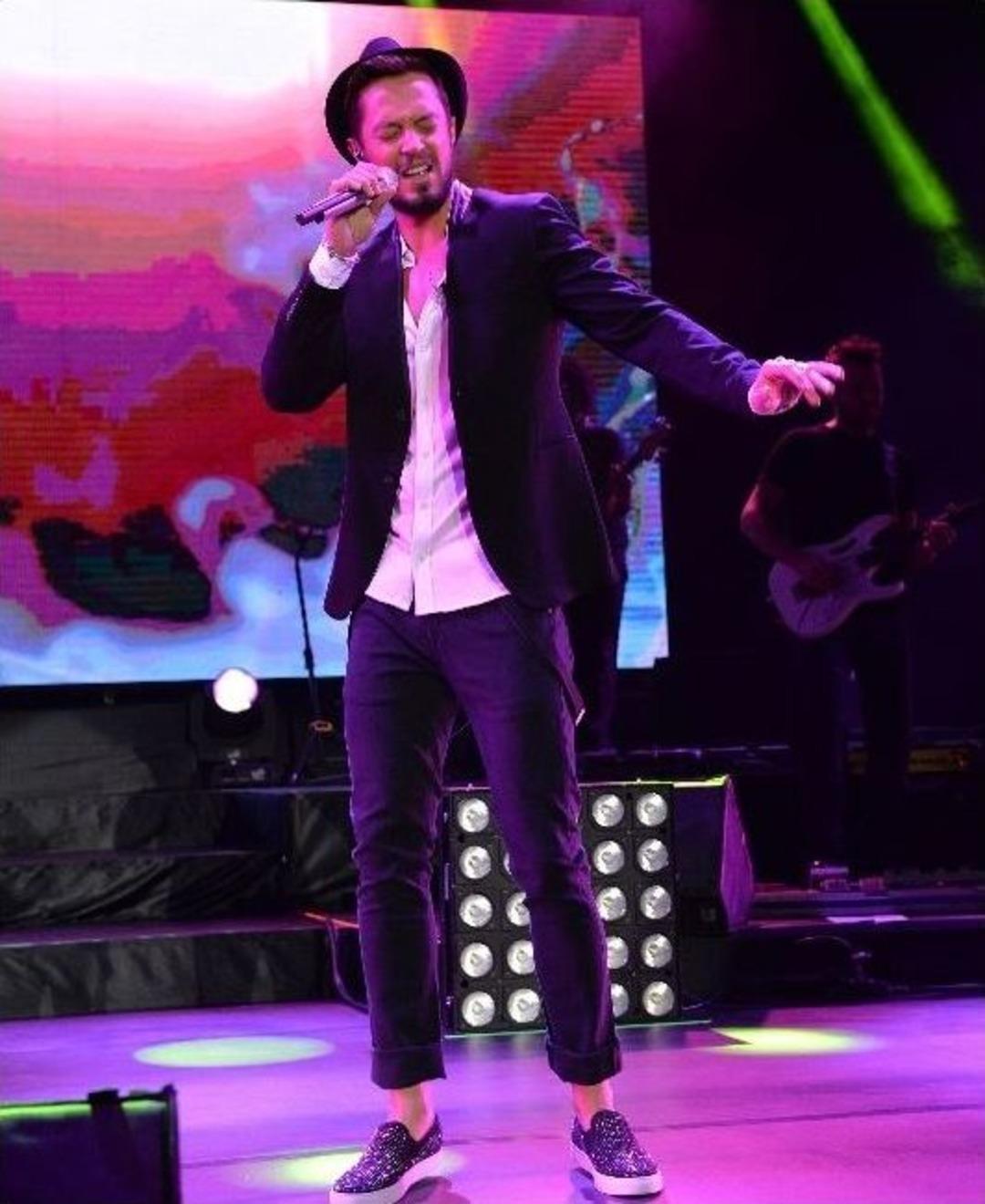 Murat Boz Bursa&rsquo;yı Salladı