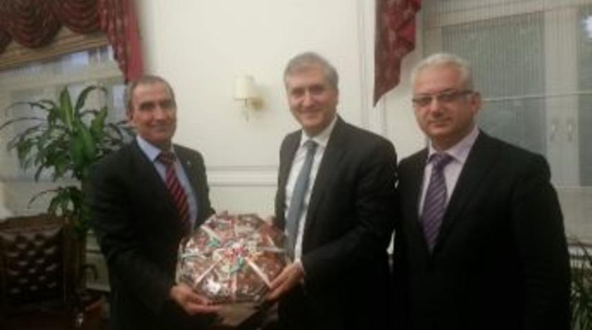 Sağlık Bakanlığı M&uuml;steşarı Prof.dr. Ey&uuml;p G&uuml;m&uuml;ş&rsquo;e Ziyaret