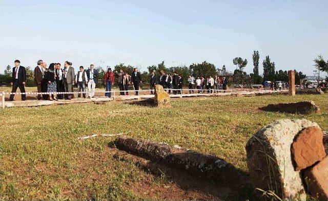 (özel Haber) Barış Süreci Ahlat’a Olan Ziyaretçi Sayısını Arttırdı