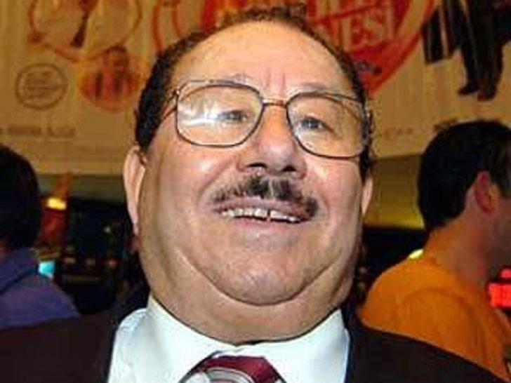 Ünlülerin gülmekten kırıp geçiren gafları G3