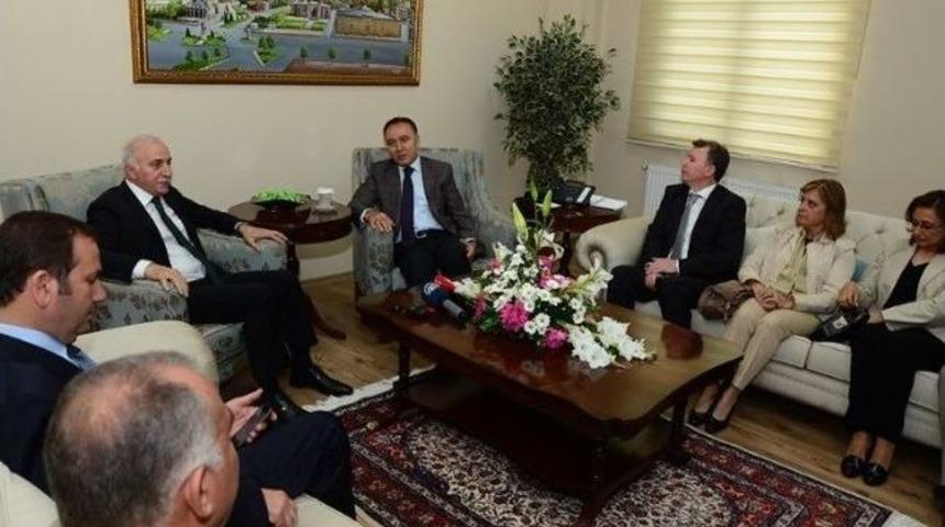 Trt Genel M&uuml;d&uuml;r&uuml; Şahin&rsquo;den Vali Altıparmak&rsquo;a Ziyaret