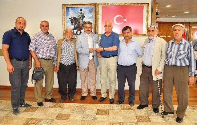 Kara&ccedil;akal Y&ouml;r&uuml;kleri&rsquo;nden Başkan Alıcık&rsquo;a Teşekk&uuml;r Ziyareti 2