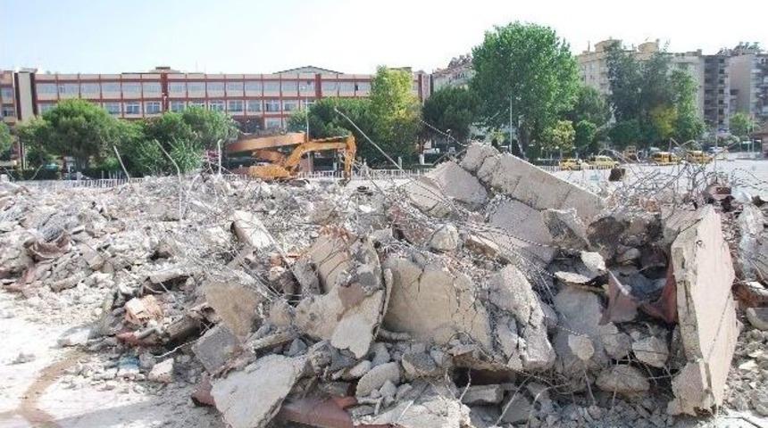 Aydın Eski Otogarı Yıkıldı