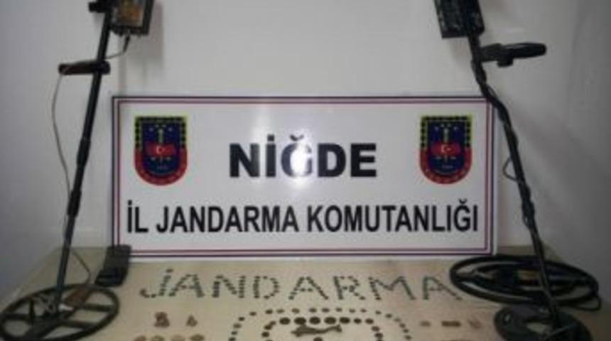 Tarihi Eser Ka&ccedil;ak&ccedil;ıları Jandarmadan Ka&ccedil;amadı