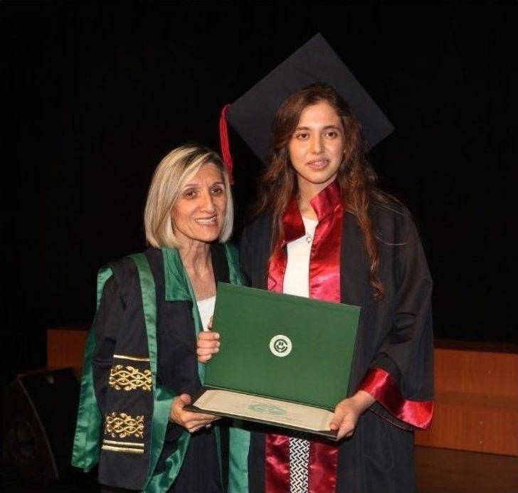 Çü Tıp Fakültesi 168 Öğrencisini Mezun Etti G1