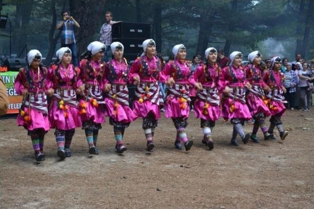 K&ouml;rfezdeki Karadenizliler Şenlik'te Buluştu