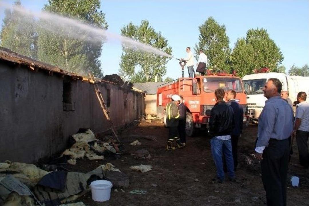 Muradiye&rsquo;de Korkutan Yangın
