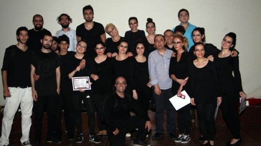 Geleceğin Tiyatrocuları Mezun Oldu