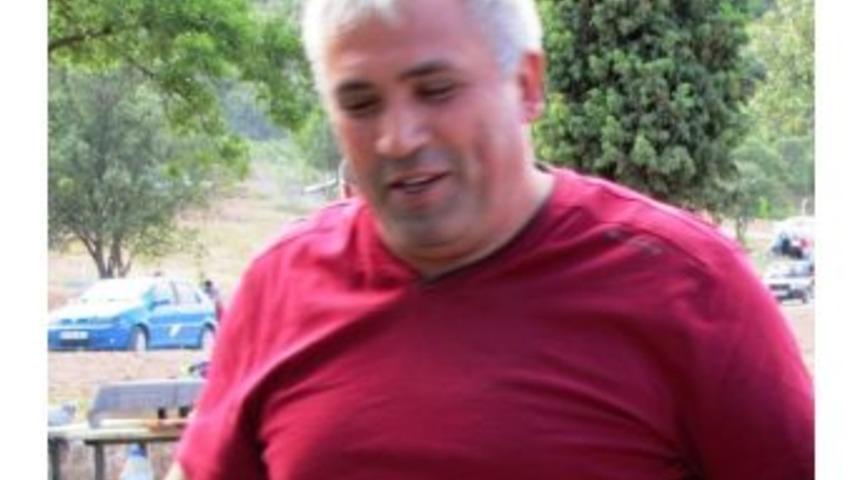 Bacağına Dolanan Yılanı &Ouml;ld&uuml;rd&uuml;