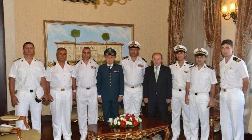 L&uuml;bnan Deniz Kuvvetleri Gemi Komutanları Vali &Ouml;zt&uuml;rk'&uuml; Ziyaret Etti