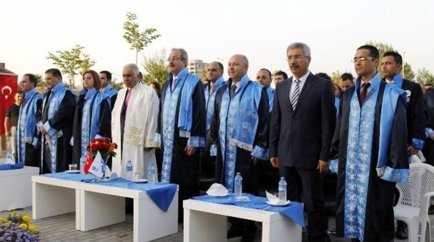 Adana Bt&uuml;&rsquo;de Mezuniyet Coşkusu