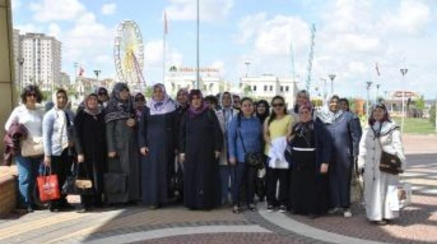 Kadınlar Gaziantep&rsquo;e Tur D&uuml;zenledi