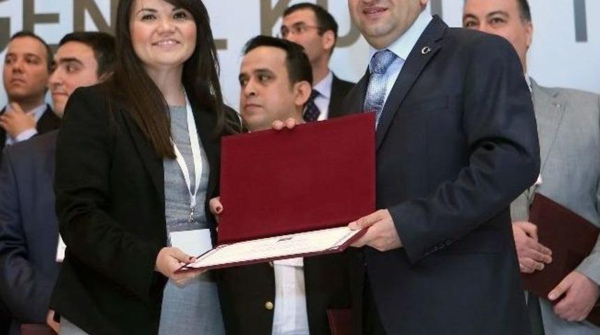 Bakan Işık, &lsquo;gen&ccedil; Bilim İnsanları&rsquo; &Ouml;d&uuml;l T&ouml;renine Katıldı