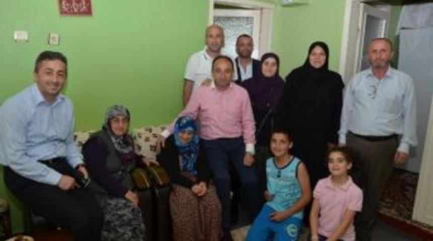 &Uuml;z&uuml;lmez Umreden D&ouml;nenleri Ziyaret Etti