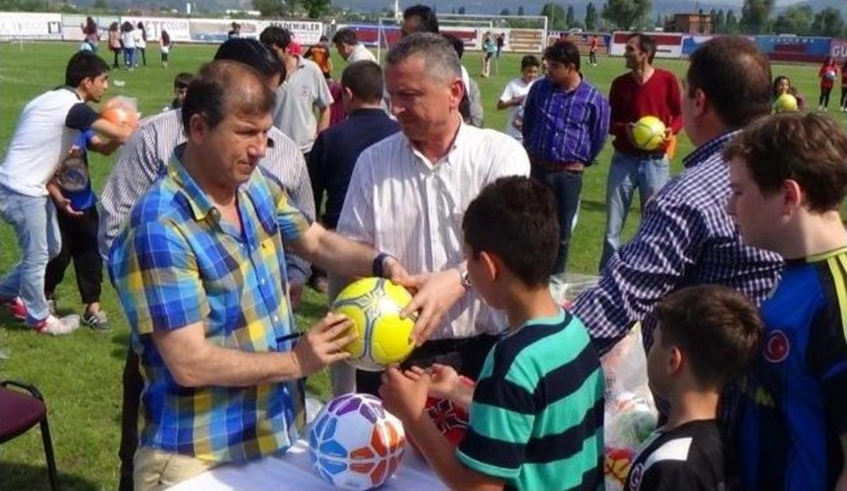 Zonguldak&rsquo;ta Futbol Topu İzdihamı