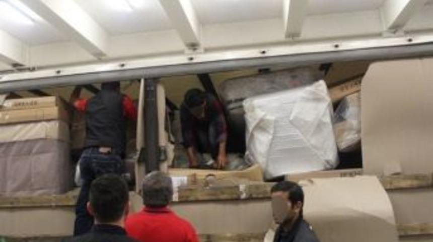 Aramalarda Tır Dorsesindeki 4 Ka&ccedil;ak Yakalandı