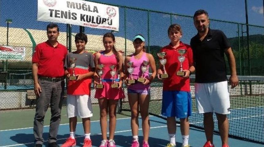 14 Yaş Tenis Yaz Kupası Turnuvası Sona Erdi