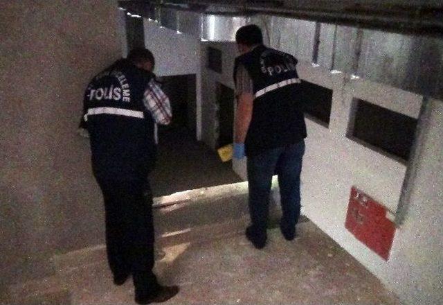 Uyumak İ&ccedil;in Girdiği İnşaatta D&uuml;şerek Yaralandı 1