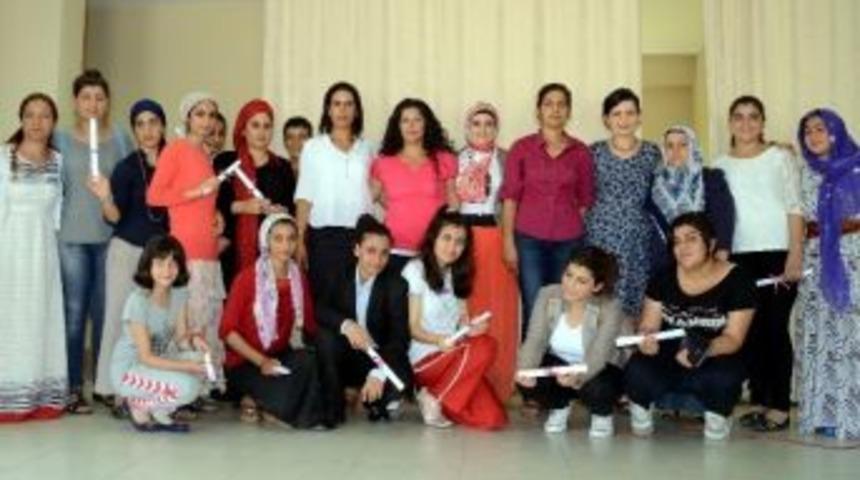 İştar '&ccedil;ocuk Bakım Elemanı' Mezunlarını Verdi