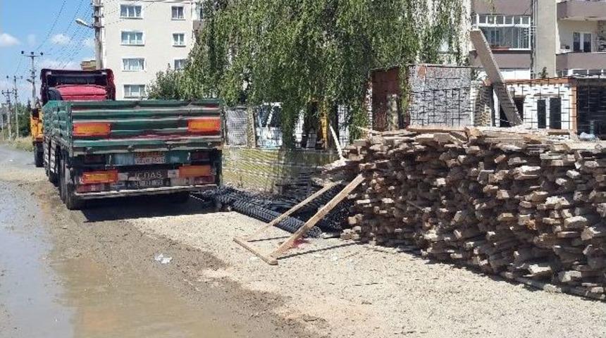 75 Yaşındaki İş&ccedil;i Tonlarca Demirin Altında Kaldı