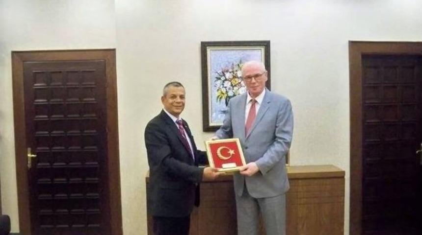 T&uuml;rk Sağlık-sen'den Başkan Kurt'a Ziyaret