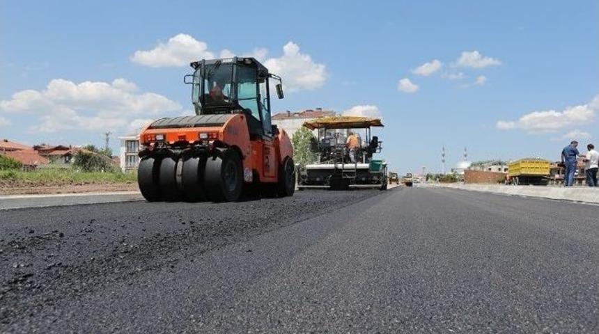 Serdivan&rsquo;daki Yol D&uuml;zenleme Ve Kavşak &Ccedil;alışmaları Tamamlanıyor