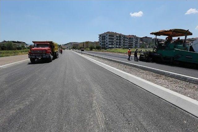 Serdivan’daki Yol Düzenleme Ve Kavşak Çalışmaları Tamamlanıyor