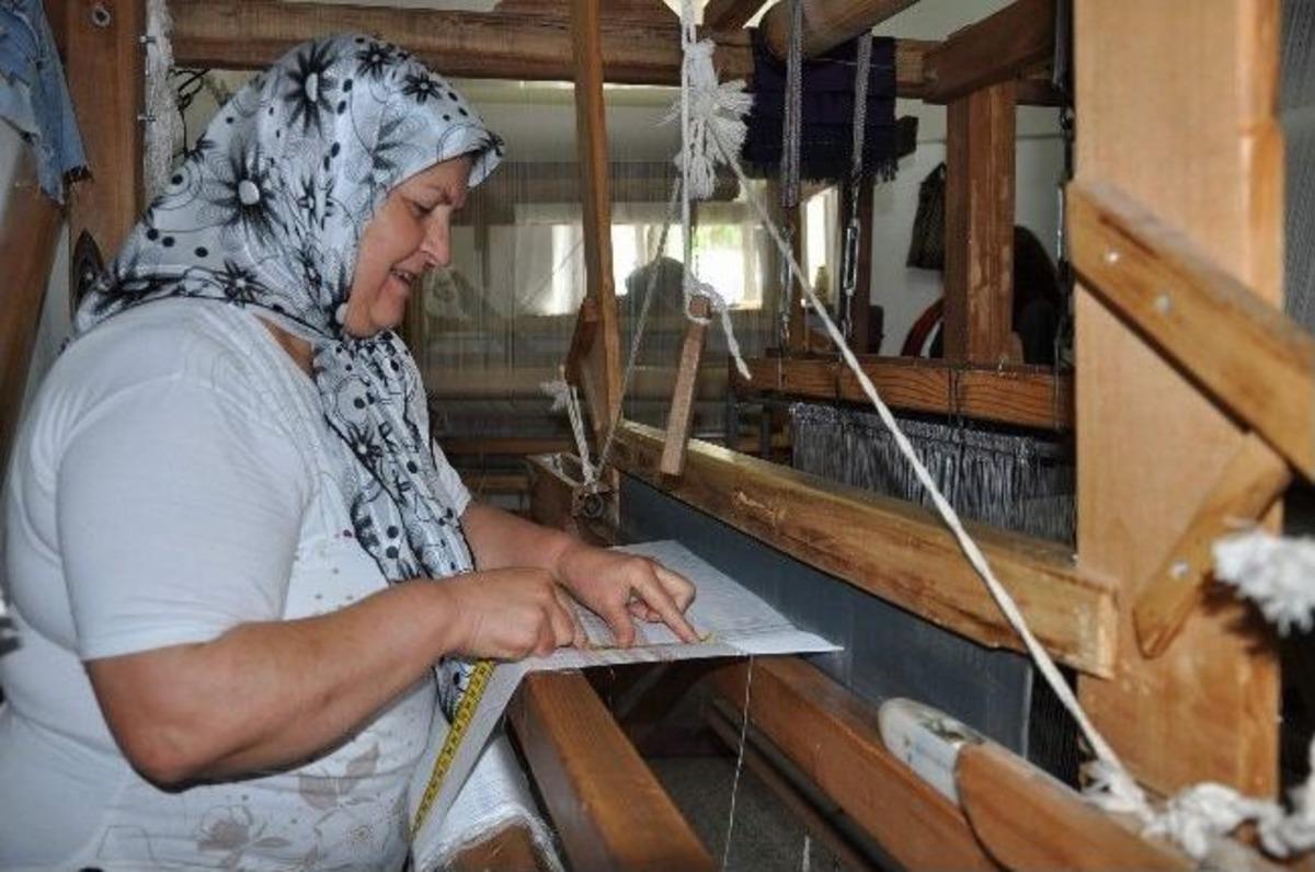 Manisa Bezi Onların Elinde Hayat Buldu