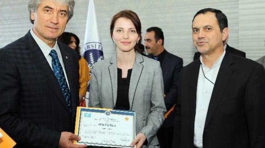 Ar&uuml;&rsquo;n&uuml;n Fars&ccedil;a Kursu Tamamlandı