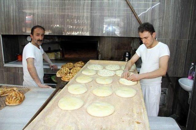 Ramazan Pidesine Gramaj Zammı