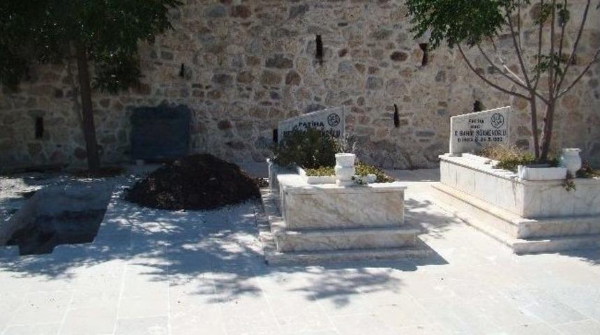 Murat S&ouml;kmenoğlu'nun Kabri 1962 Yılında Hazırlanmış