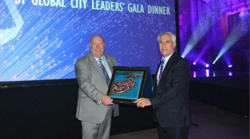 S&uuml;rd&uuml;r&uuml;lebilir Kalkınmaya &Ccedil;&ouml;z&uuml;m Arayışı