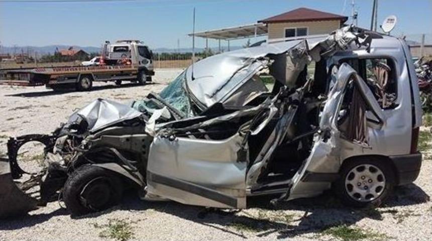 Sandıklı&rsquo;da Trafik Kazası: 1 Yaralı