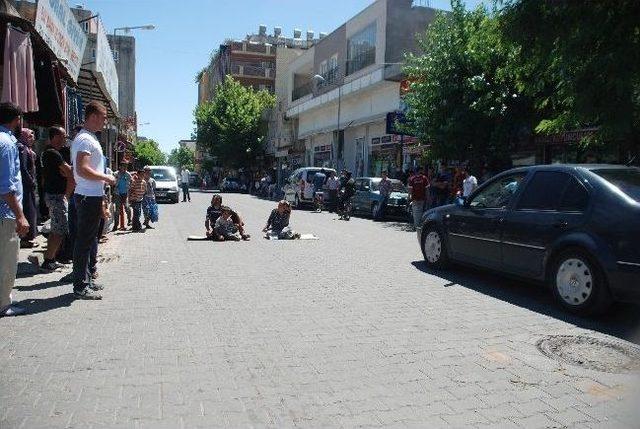 Elektrik Borcu Yol Kapattırdı