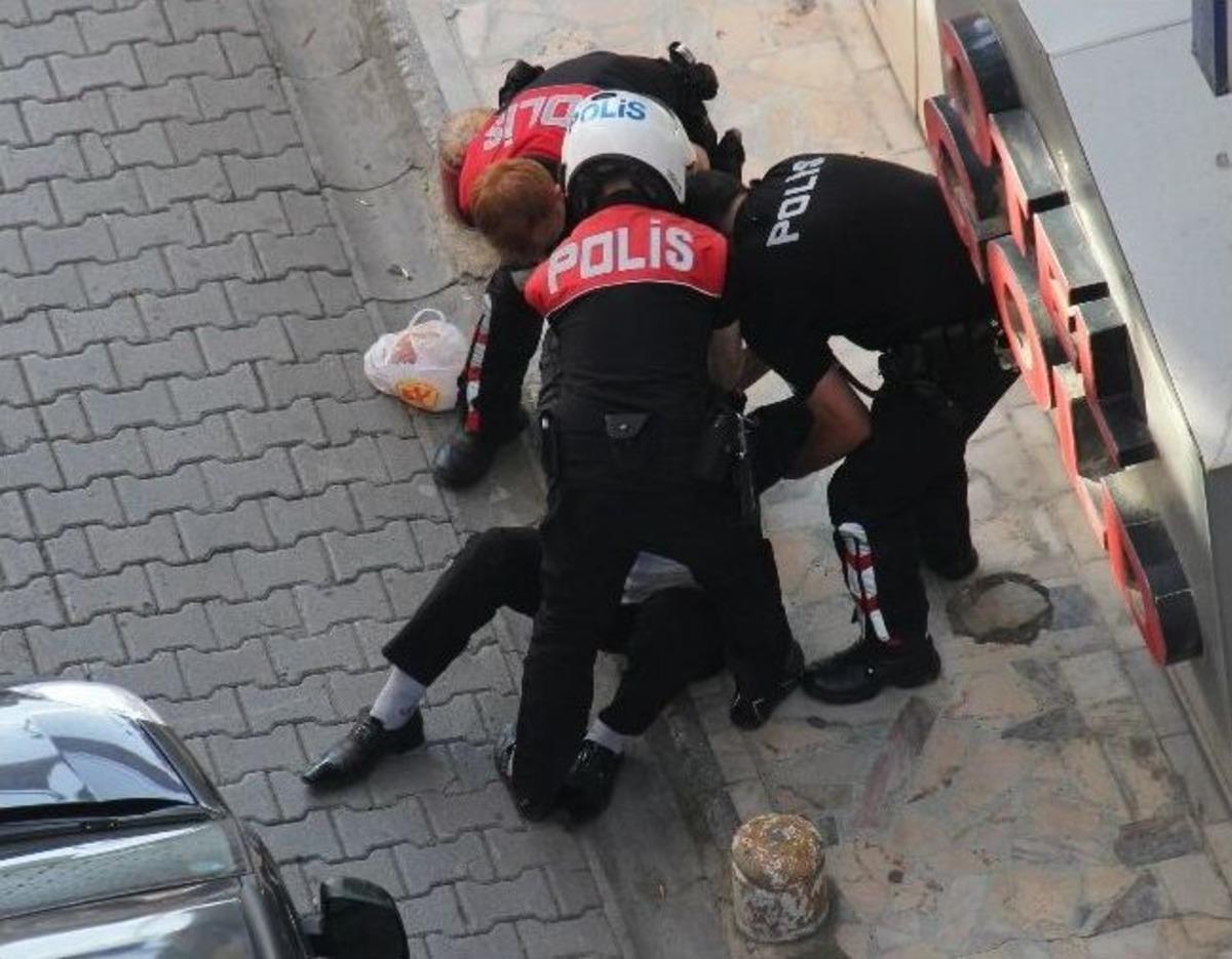 Motosiklet S&uuml;r&uuml;c&uuml;s&uuml; Ka&ccedil;tı, Polis Yakaladı