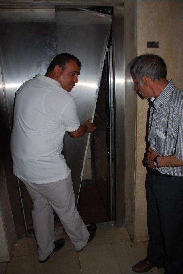 Aydın&rsquo;da Asans&ouml;r Kabini 3. Kattan Zemine &Ccedil;akıldı: Biri Bebek 6 Yaralı 2