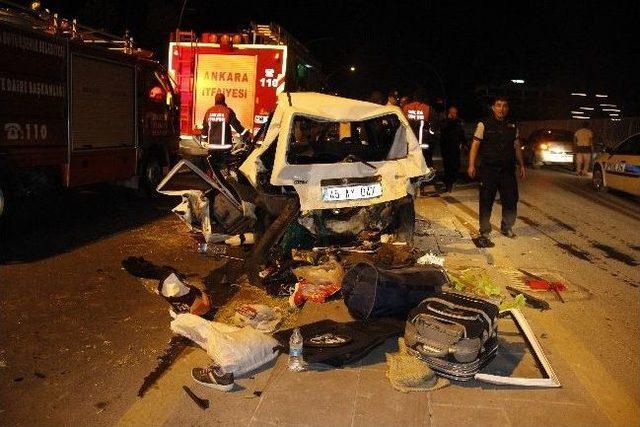 Başkent&rsquo;te Sıkışmalı Trafik Kazası: 4 Yaralı 3