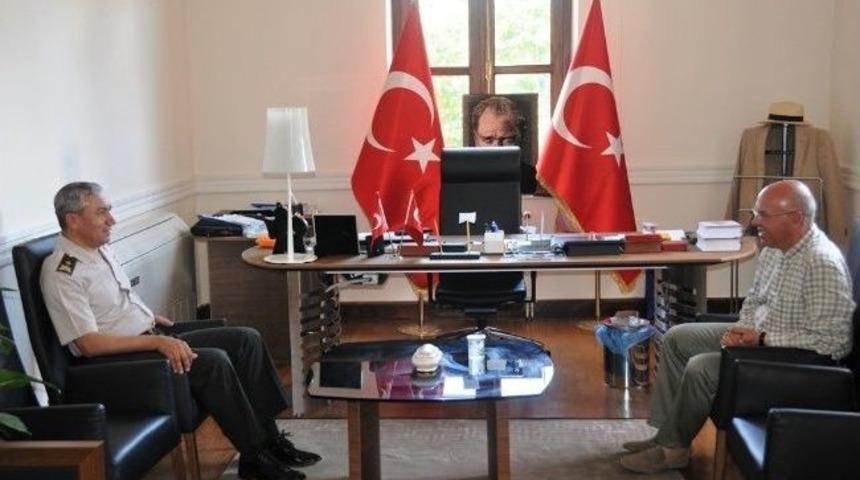 8. Mekanize Piyade Tugay Komutanı Tuğgeneral Erkek'ten Başkan Eşkinat&rsquo;a Ziyaret