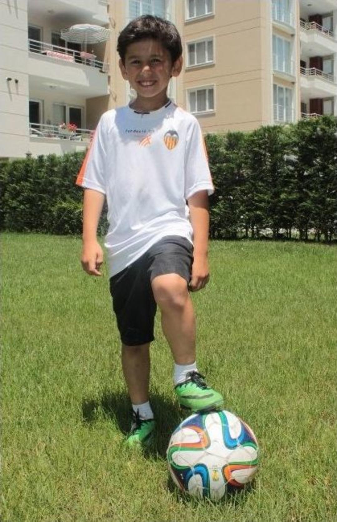 (&ouml;zel Haber) Valencıa&rsquo;nın G&ouml;z&uuml; 9 Yaşındaki T&uuml;rk Golc&uuml;de