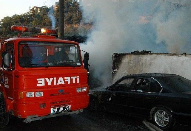 Karabük’te 3 Ev Yandı 1