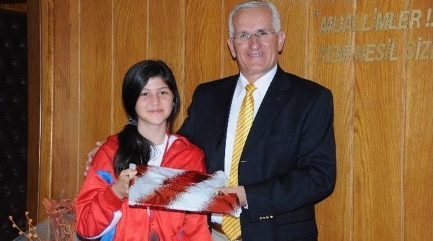 Denizlili Okuldan B&uuml;y&uuml;k Başarı