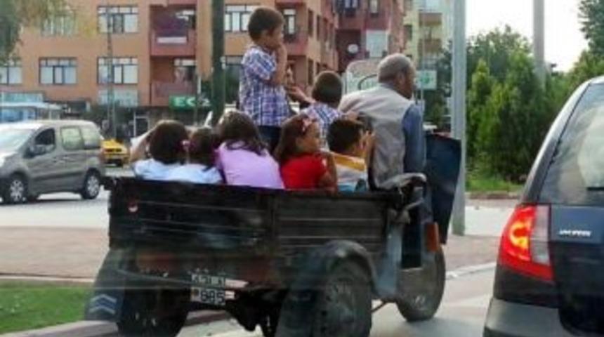 Triport&ouml;rde 9 Kişilik Tehlikeli Yolculuk