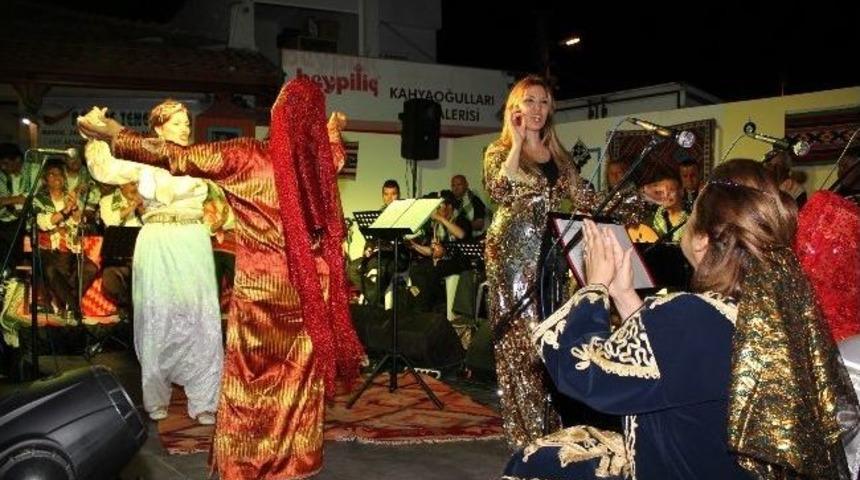 Urla&rsquo;nın Tarihi Atmosferinde &ldquo;sıra Ve Kına Gecesi&rdquo;