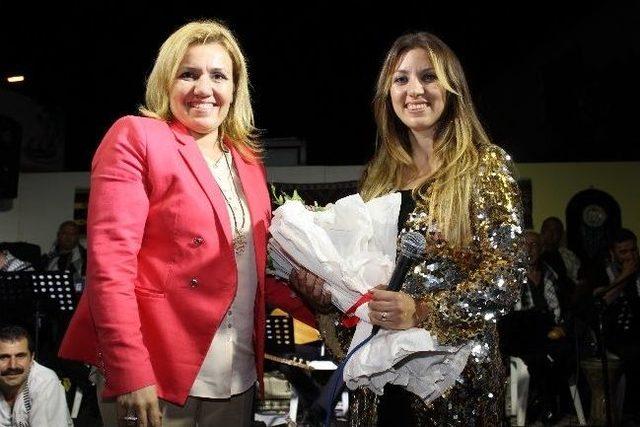 Urla&rsquo;nın Tarihi Atmosferinde &ldquo;sıra Ve Kına Gecesi&rdquo; 2