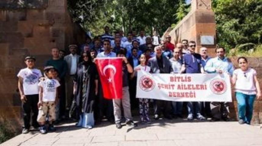 Bitlis Şehit Aileleri Derneği&rsquo;inin Ahlat Ziyareti
