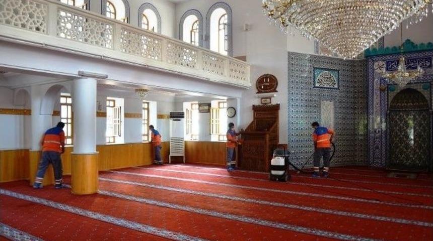 Camilerde Ramazan Temizliği