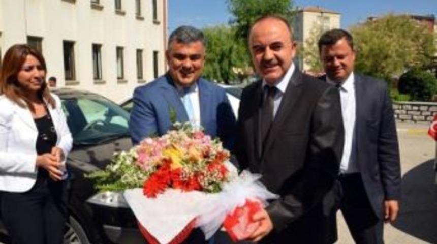 Vali Erol&rsquo;dan, Başkan &Ouml;zg&uuml;ven&rsquo;e Ziyaret