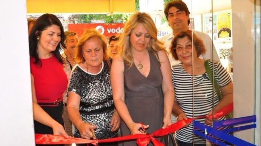G&uuml;ls&uuml;m Tun&ccedil;, 2. Kişisel Sergisini Fo&ccedil;a&rsquo;da A&ccedil;tı