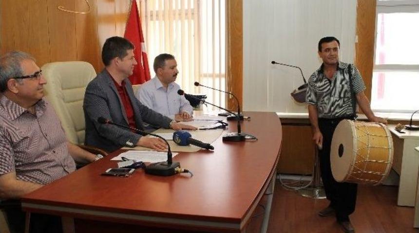 Ramazan Davulcularına Bahşiş Ve Şarkı Uyarısı