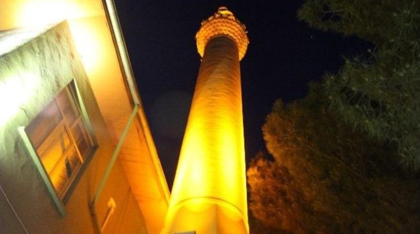 Y&uuml;zevler Camii Işıl Işıl